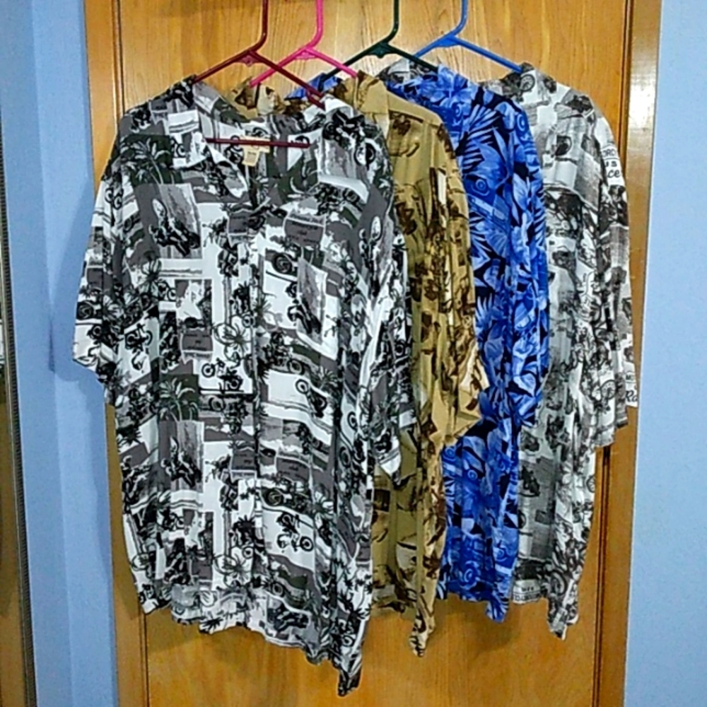 A Set Of 4 Casual Button Down 'Hawaiian Style' Shirts. 3 Pananma Jack, 1 Puritan